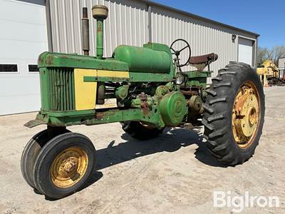 1958 John Deere 520 LP 2WD Tractor