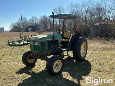 John Deere 5200 Tractor 2WD