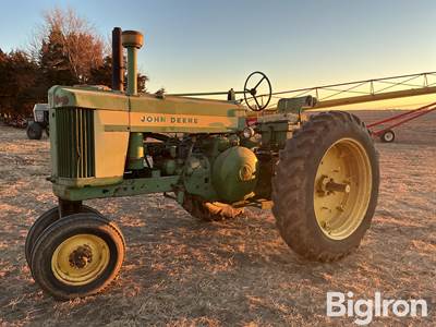 1958 John Deere 620 2WD Tractor