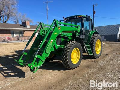 2009 John Deere 7130 MFWD Tractor w/Loader