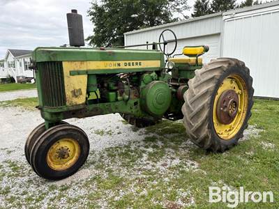 1958 John Deere 720 2WD Tractor