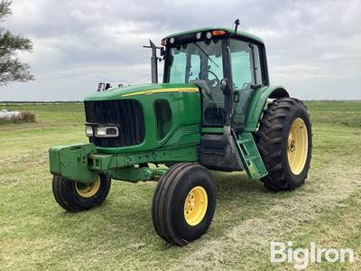 2003 John Deere 7220 2WD Tractor