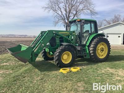 2011 John Deere 7230 MFWD Tractor w/ 741 Loader