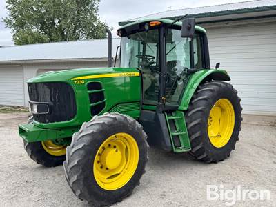 John Deere 7230 2WD Tractor
