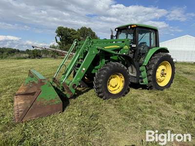 2010 John Deere 7330 MFWD Loader Tractor