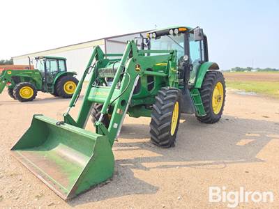 2007 John Deere 7330 Premium MFWD Tractor W/Loader