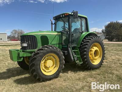 2005 John Deere 7520 MFWD Tractor