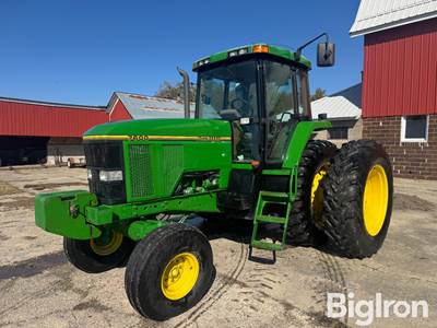 John Deere 7600 2WD Tractor