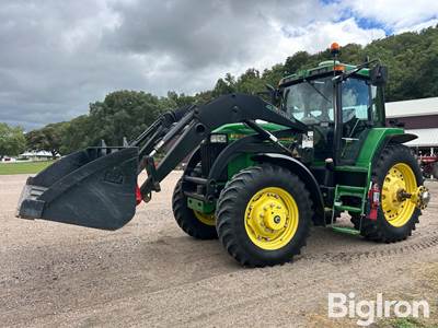 1998 John Deere 7810 MFWD Tractor w/Loader