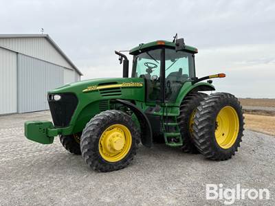 John Deere 7820 MFWD Tractor