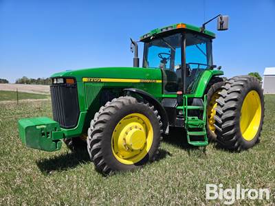 1997 John Deere 8200 MFWD Tractor