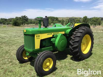 1959 John Deere 830 2WD Tractor