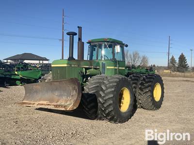 1981 John Deere 8640 4WD Tractor w/Blade