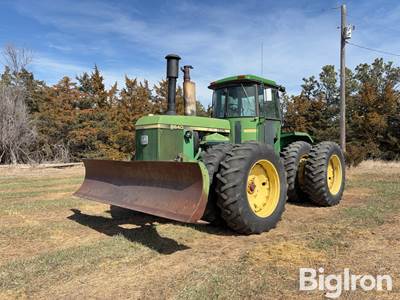 1981 John Deere 8640 4x4 Tractor W/Dozer