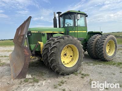 John Deere 8650 Articulating Tractor