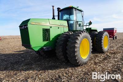 1996 John Deere 8770 4WD Tractor