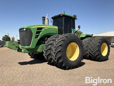 2011 John Deere 9530 4WD Tractor
