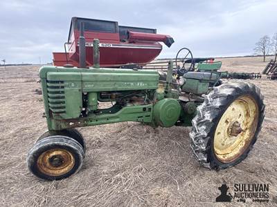 John Deere B 2WD Tractor