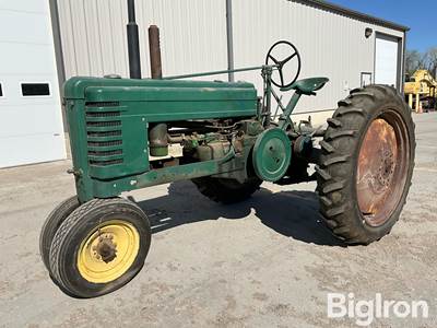 1942 John Deere B 2WD Tractor