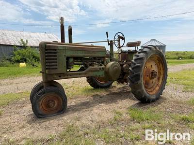 1951 John Deere B 2WD Tractor w/John Deere No. 5 7' Sickle Mower