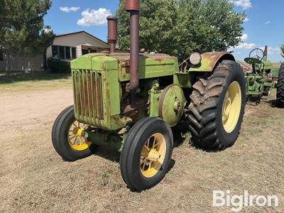 1942 John Deere D 2WD Tractor