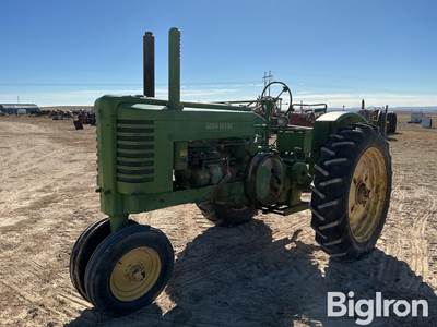 1948 John Deere G 2WD Tractor