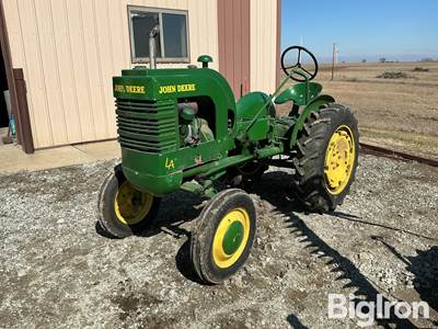 John Deere LA 2WD Tractor