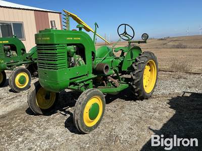 John Deere LA 2WD Tractor w/Sickle Mower
