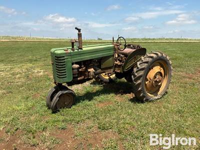 1949 John Deere MT 2WD Tractor