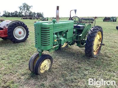 1949 John Deere MT 2WD Tractor