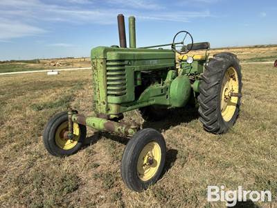 1952 John Deere Model A 2WD Tractor