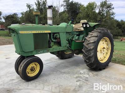 1964 John Deere 2WD Tractor