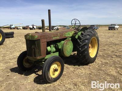 John Deere R 2WD Tractor