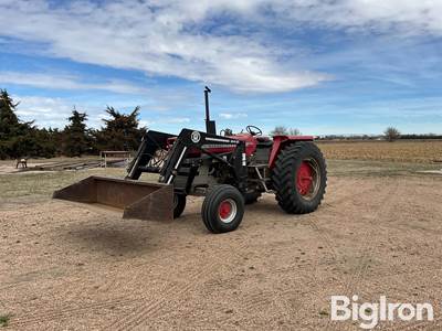1971 Massey Ferguson 1100 2WD Tractor