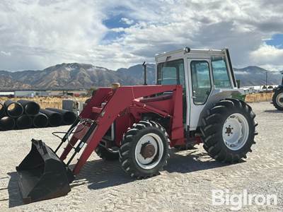Massey Ferguson 274 MFWD Tractor w/Loader
