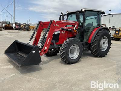 2017 Massey Ferguson 4710 MFWD Tractor w/Loader