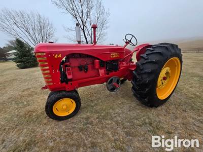1952 Massey Harris 44 2WD Tractor