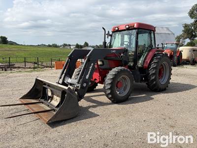 2009 McCormick CX105 MFWD Tractor w/Loader