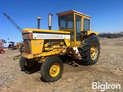 Minneapolis Moline G-900 2WD Tractor
