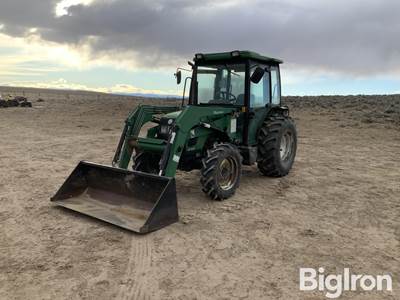 2005 Montana 5740C MFWD Tractor w/Loader