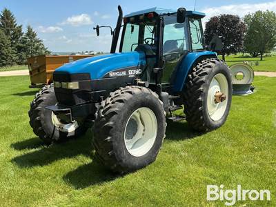 New Holland 8360 Gemini Series MFWD tractor