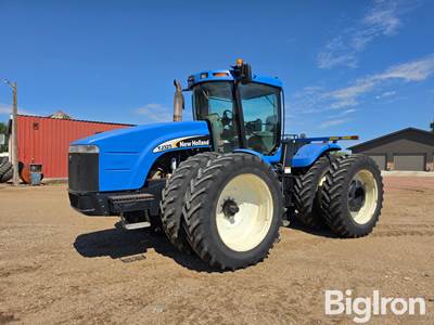 2003 New Holland TJ325 4WD Tractor