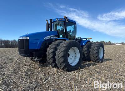 2003 New Holland TJ425 4WD Tractor