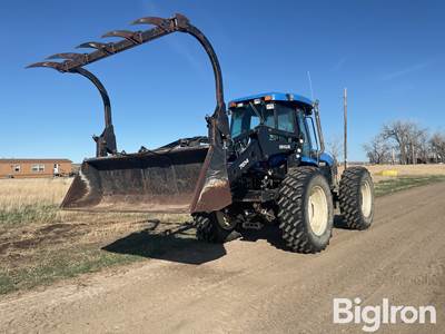 2002 New Holland TV140 4WD Bi-Directional Tractor w/Grapple Loader