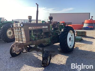 1966 Oliver 1550 2WD Tractor