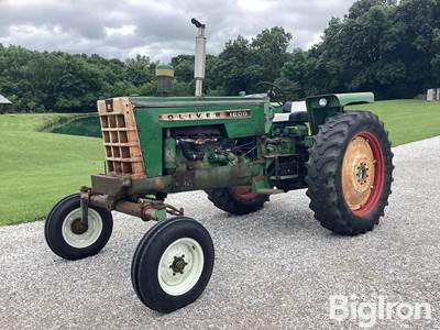 1963 Oliver 1600 16-1126 2WD Tractor