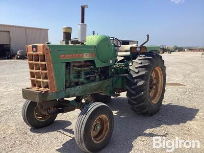1966 Oliver 1650 2WD Tractor