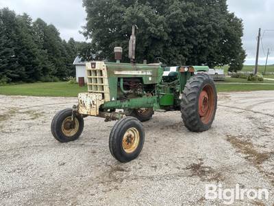 1968 Oliver 1650 2WD Tractor