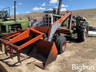 1969 Oliver 1655 2WD Tractor