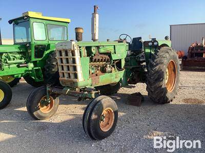 1968 Oliver 1750 2WD Tractor